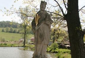 St. Jan Nepomucký Statue in Dlouhá Ves