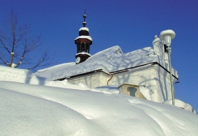 Kulturn pamtka Kostel Svat rodiny a sv. Jana Nepomuckho v Horn Vltavici