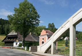 Kaplika sv. Jana Nepomuckho, Zemdlsk usedlost 