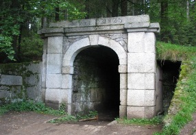 Unteres Portal des Tunnels
