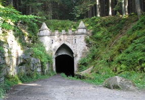 Oberes Portal des Tunnels