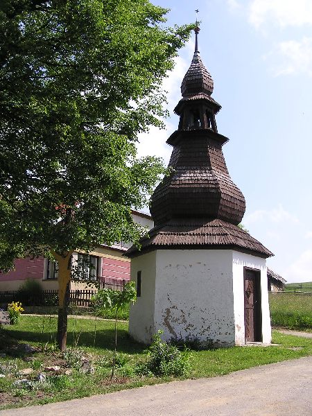 Mlad�kov - �estibok� kapli�ka