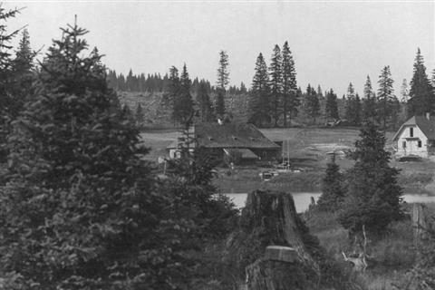 Roklanská hájenka a výstavba domku pro lesnický personál v roce 1935